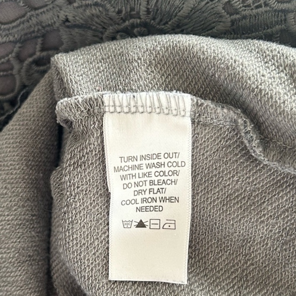 Adrianna Papell Gray Floral Lace Overlay
Pullover Sweater Sweatshirt Size S - Picture 6 of 9